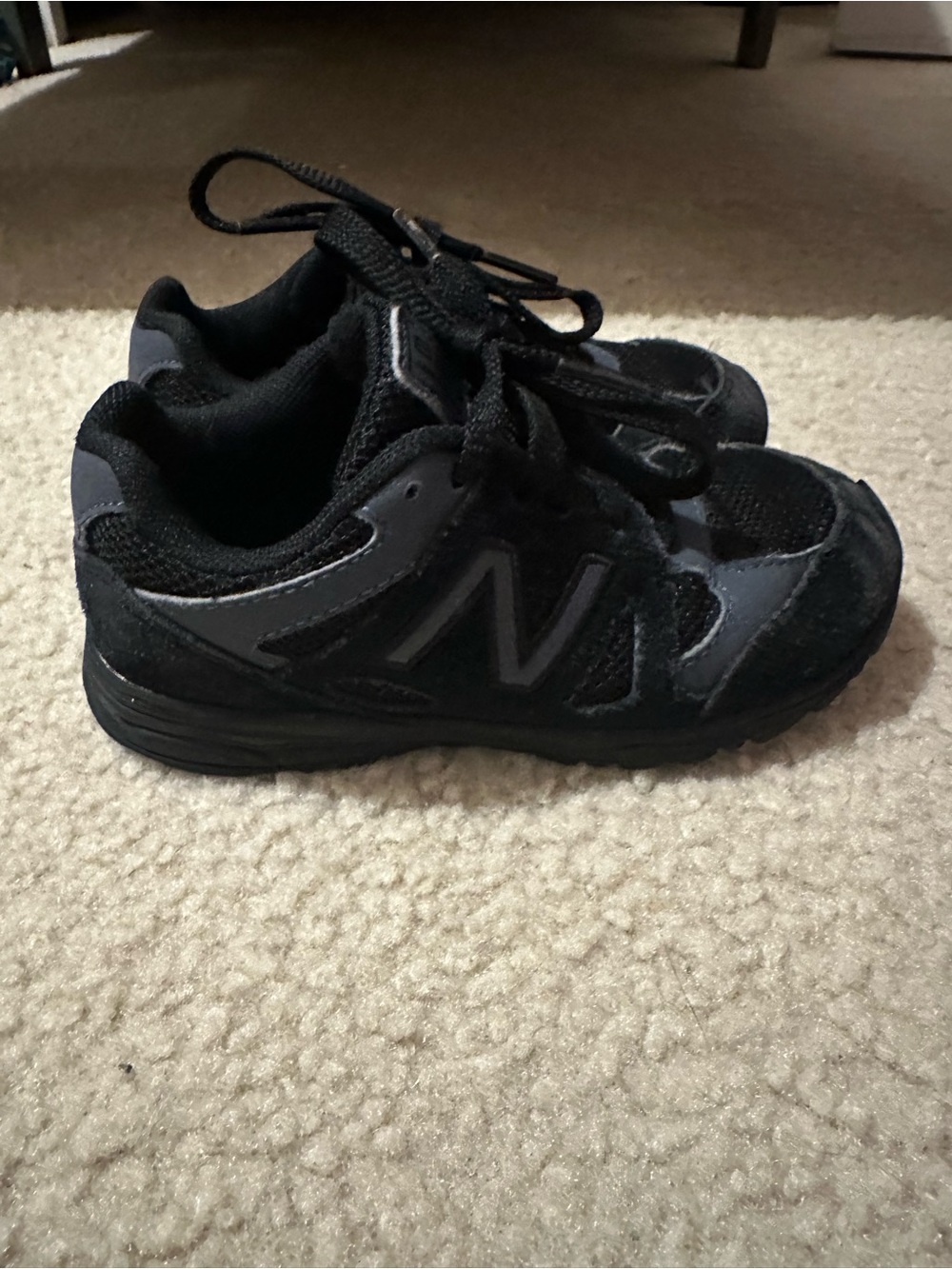 New Balance Kids Black and Dark Gray Sneakers - Picture 1 of 8